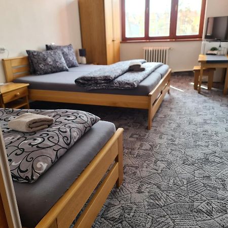 Hotel Koruna Roznov pod Radhostem Luaran gambar