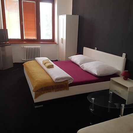 Hotel Koruna Roznov pod Radhostem Luaran gambar