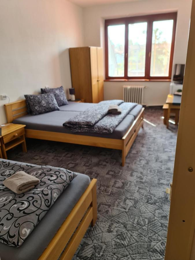 Hotel Koruna Roznov pod Radhostem Luaran gambar