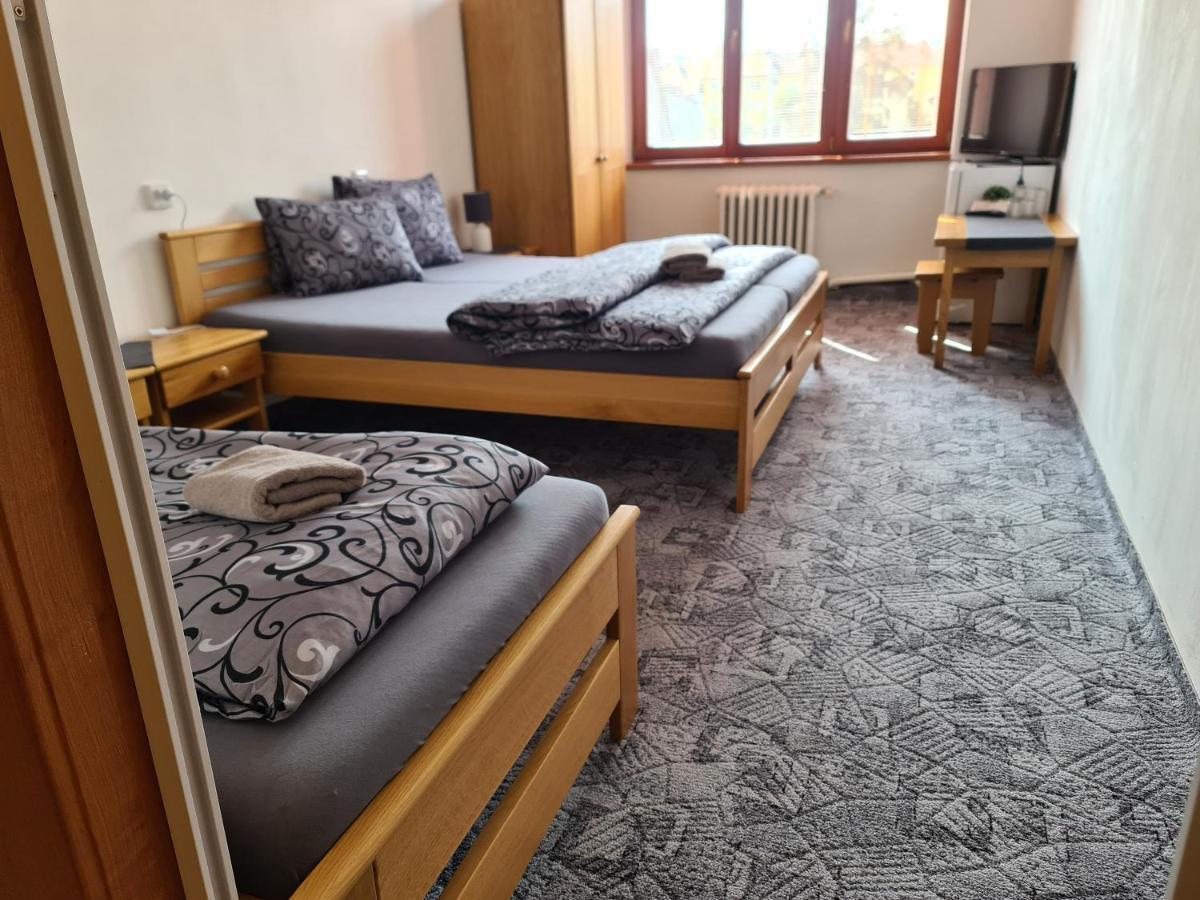 Hotel Koruna Roznov pod Radhostem Luaran gambar