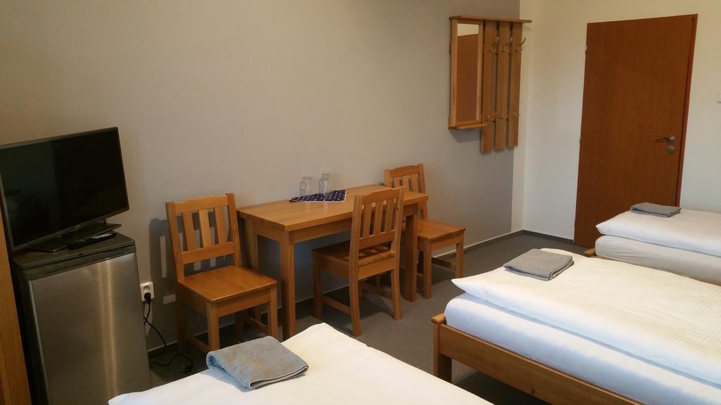 Hotel Koruna Roznov pod Radhostem Bilik gambar