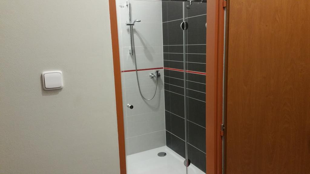 Hotel Koruna Roznov pod Radhostem Luaran gambar