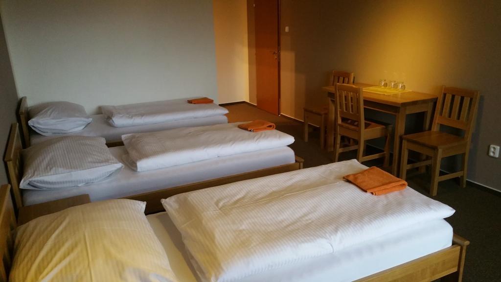 Hotel Koruna Roznov pod Radhostem Bilik gambar