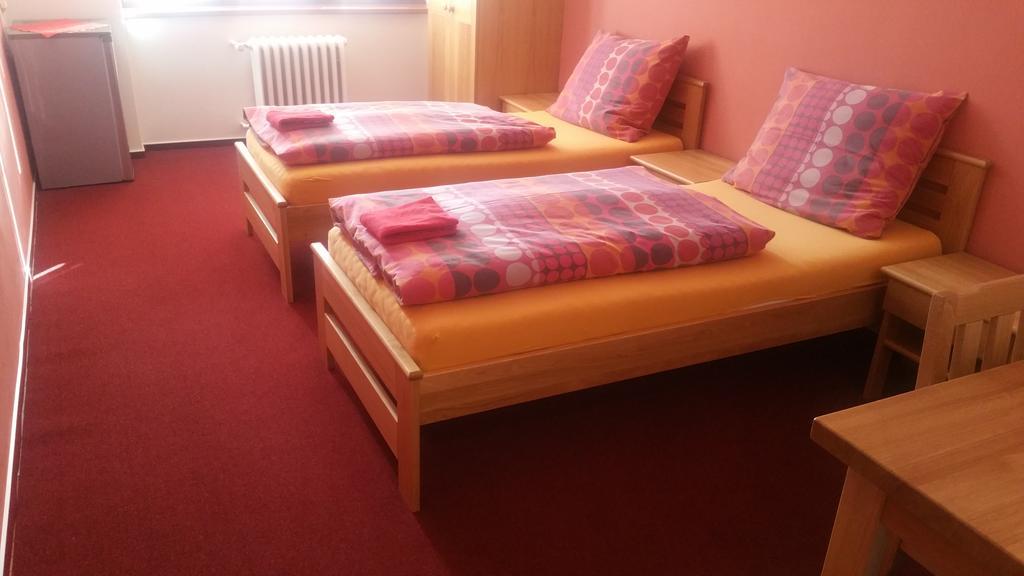 Hotel Koruna Roznov pod Radhostem Bilik gambar