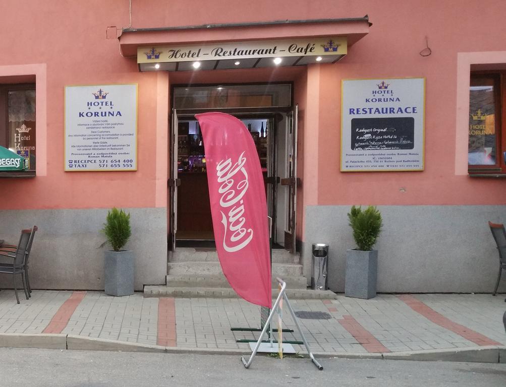 Hotel Koruna Roznov pod Radhostem Luaran gambar