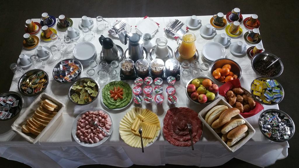 Hotel Koruna Roznov pod Radhostem Luaran gambar