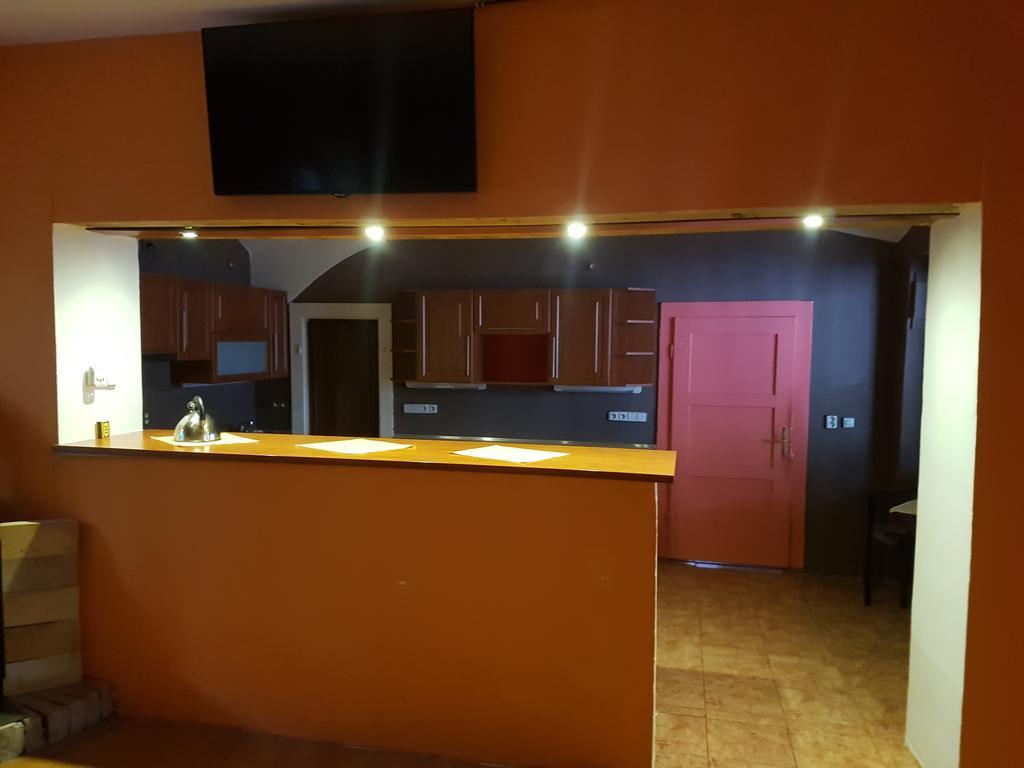 Hotel Koruna Roznov pod Radhostem Luaran gambar