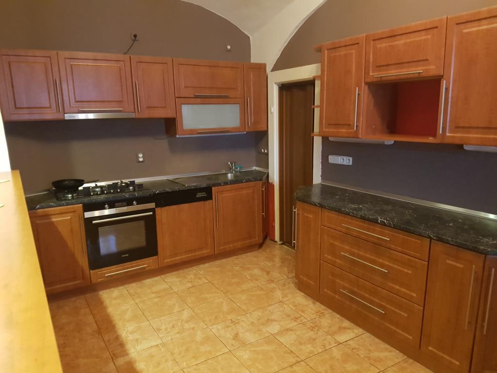 Hotel Koruna Roznov pod Radhostem Luaran gambar