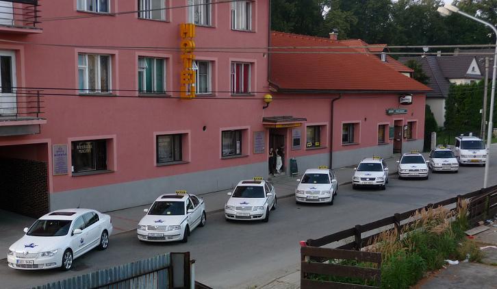 Hotel Koruna Roznov pod Radhostem Luaran gambar